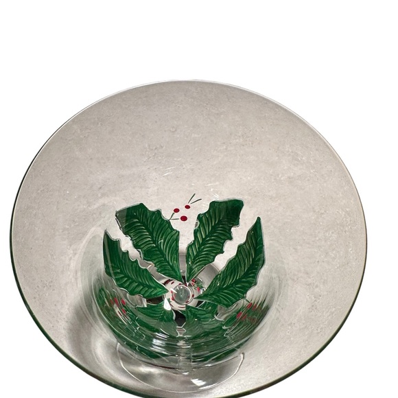 Holly leaf and berries Wine Glasses made in Romania - Picture 4 of 5